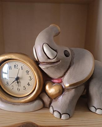 Elefante Thun con orologio