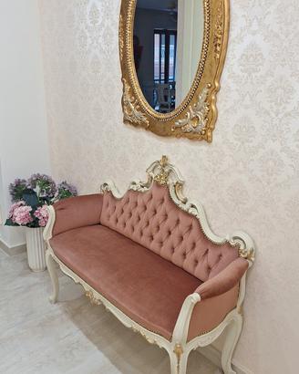 divanetto in velluto rosato 