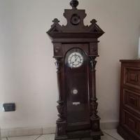 Orologio a pendolo antico