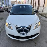 Lancia Ypsilon 1.2 69 CV 5 porte Silver