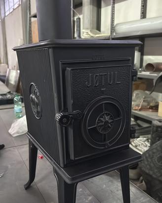 Stufa a legna Jøtul modello “F602” come nuova 5 kW