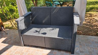 set da giardino keter con poltrone e divano