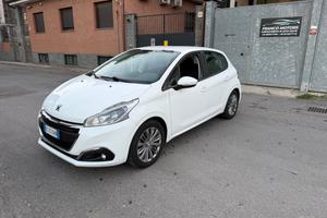 Peugeot 208 PureTech 82 5 porte Allure