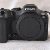 Canon EOS R7