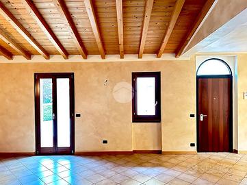 VILLA A SCHIERA A DELLO