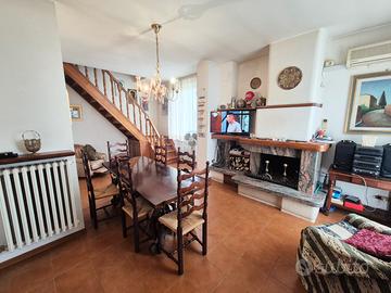 Appartamento indipendente Fabbrecce, AT/306