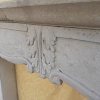 cornice di camino in pietra