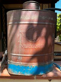 Pompa irroratrice a spalle storica