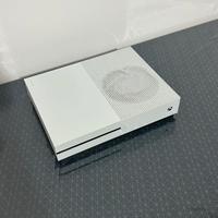 Xbox One S 1TB+2 pad e dock di ricarica +13 giochi