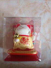 Maneki Neko. Gatto portafortuna Orientale.