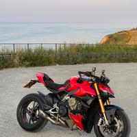 DUCATI STREETFIGHTER V4S akrapovic