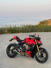 DUCATI STREETFIGHTER V4S akrapovic