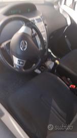  toyota yaris usata 1000