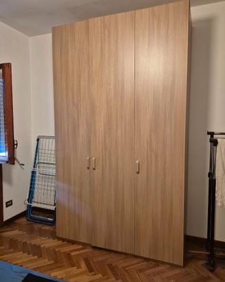 Titolo: Armadio 3 ante effetto legno