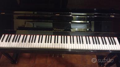 Pianoforte funzionante perfetto con seggiolino