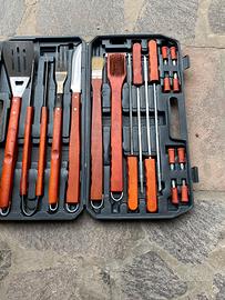 Valigetta accessori barbecue usata