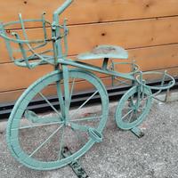 Porta fiori in ferro lavorato 