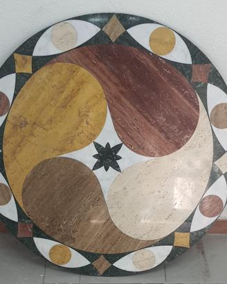 Tappeto in marmo intarsiato