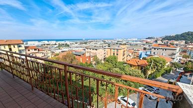 Appartamento con TERRAZZA vista MARE