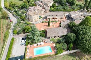 Rustico / Casale di 500 m² con più di 5 locali e b