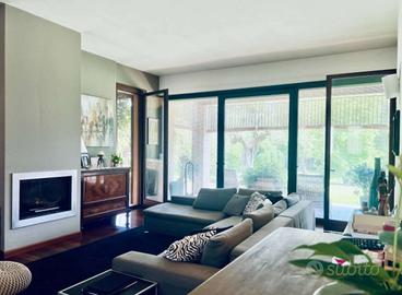 Vivere al Top: Elegante Dimora di Prestigio a Volo