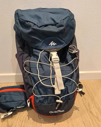 Zaino trekking Quechua 30 L nuovo 