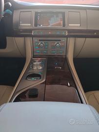 Jaguar XF 2.7D V6 Premium Luxury UNIPRO!!!