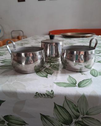 zuccheriera  e 2 porta tazze 