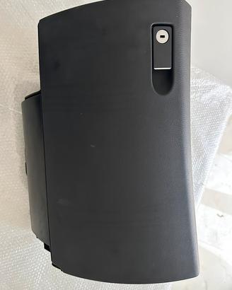 Cassetto portaogetti anteriore mercedes classe c