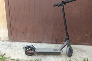 Monopattino elettrico riceel e50