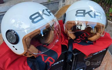 Casco BKR,  XL e M