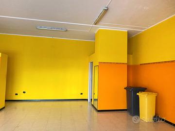 Luminoso locale commerciale