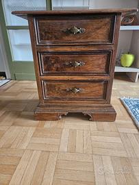 mobiletto antico in legno