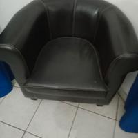 Poltrona in simil pelle 