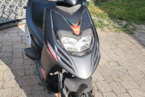 Aprilia SR 50 Motard 2t