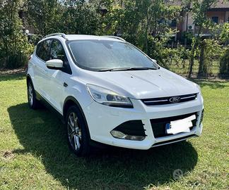Ford Kuga 2.0 TDCi 140 CV 4WD Powershift Titanium