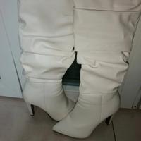 stivali bianchi con tacco da donna