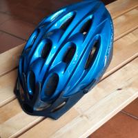 casco da ragazzo bicicletta 