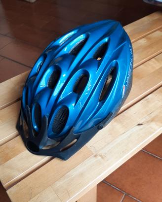 casco da ragazzo bicicletta 