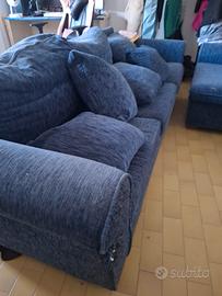 divano blu 3 piazze