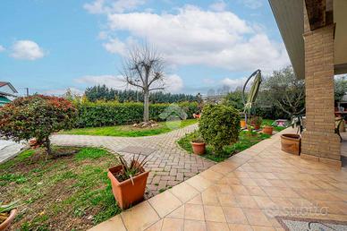 VILLA SINGOLA A CAMPEGINE