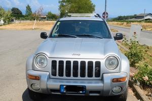Jeep cherooke 2800