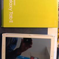 tablet Samsung Tab e con scheda memoria da 64gb