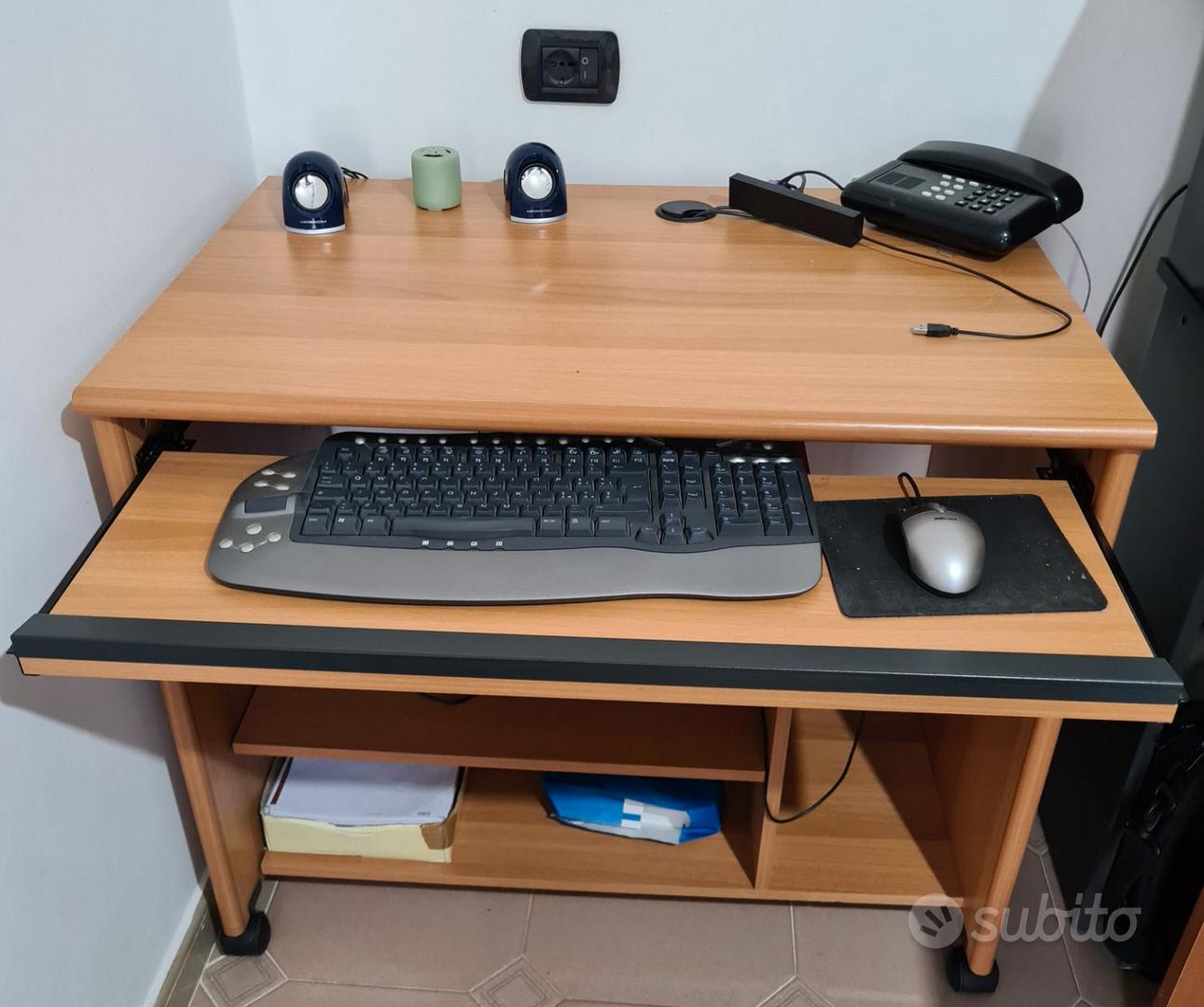 scrivania porta pc - Arredamento e Casalinghi In vendita a Catanzaro