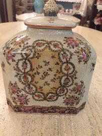 Scatola in porcellana inglese