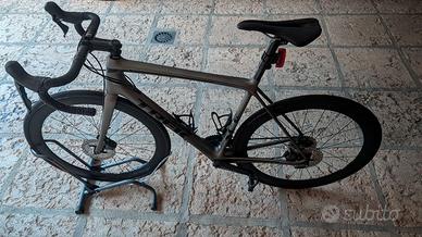 Trek Emonda SL6 Disc - Ruote Aeolus in Carbonio