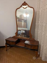 Toeletta vintage anni ’50 con grande specchio