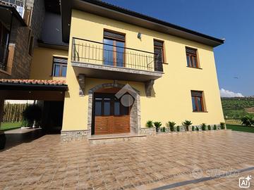 CASA SEMINDIPENDENTE A PORANO