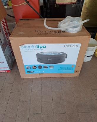 piscina idromassaggio 