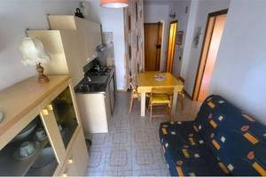 BILOCALE ARREDATO a DUE PASSI DAL MARE